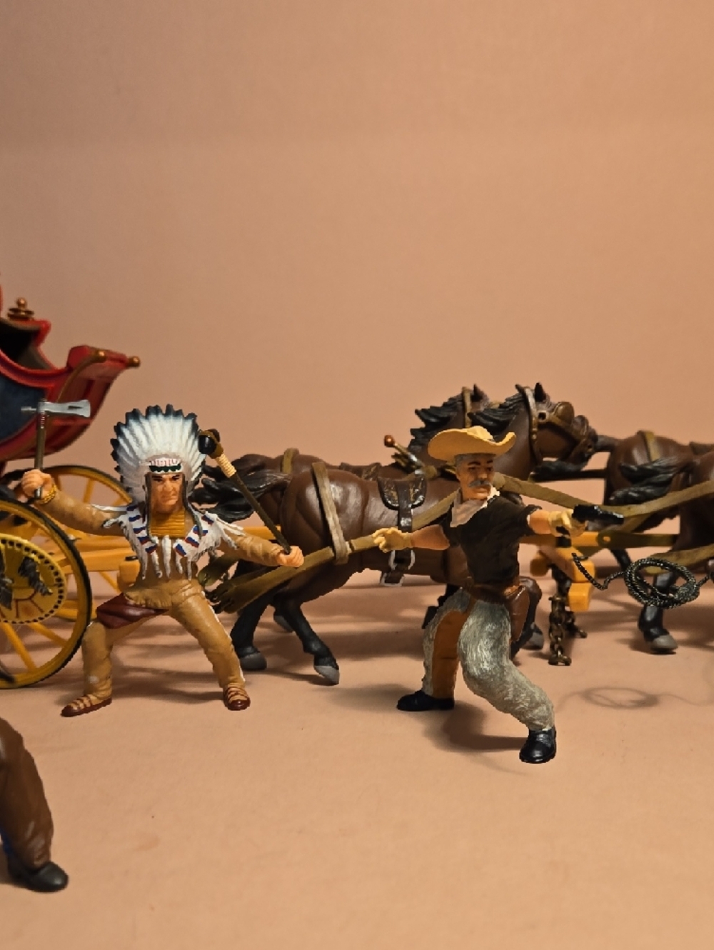 Papo Western Stagecoach Playset with Brown Horses and Multicolored Figures - Picture 11 of 11